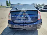 2015 Toyota PRIUS фото
