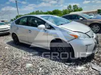 2015 Toyota PRIUS photo