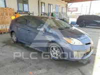 2015 Toyota PRIUS фото