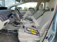 2015 Toyota PRIUS фото
