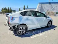2015 Toyota PRIUS photo