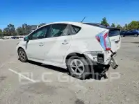 2015 Toyota PRIUS photo