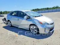 2015 Toyota PRIUS photo