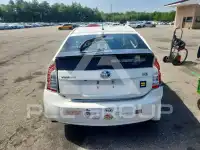 2015 Toyota PRIUS photo