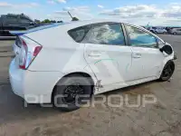 2015 Toyota PRIUS фото