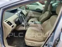 2015 Toyota PRIUS фото
