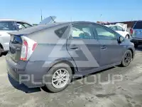 2015 Toyota PRIUS photo