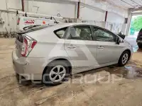 2015 Toyota PRIUS фото