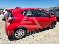 2015 Toyota PRIUS фото