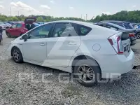 2015 Toyota PRIUS photo