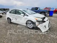 2015 Toyota PRIUS photo