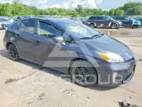 2015 Toyota PRIUS фото