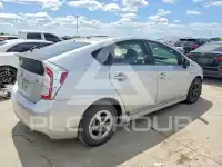 2015 Toyota PRIUS photo