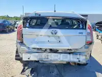 2015 Toyota PRIUS photo