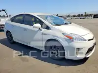 2015 Toyota PRIUS photo
