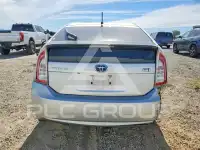2015 Toyota PRIUS photo