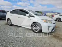 2015 Toyota PRIUS photo
