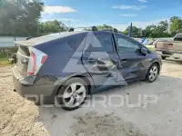 2015 Toyota PRIUS photo