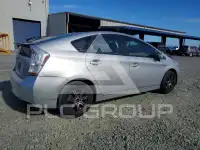 2015 Toyota PRIUS фото