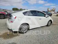 2015 Toyota PRIUS photo