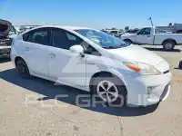 2015 Toyota PRIUS фото