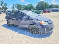 2015 Toyota PRIUS photo