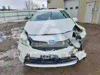2015 Toyota PRIUS photo