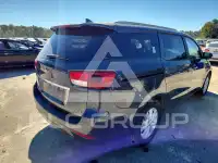 2015 KIA Sedona photo