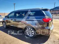 2015 KIA Sedona фото