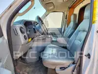 2015 Ford E-350 фото