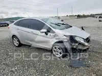 2015 Ford FIESTA фото