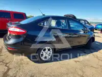 2015 Ford FIESTA фото