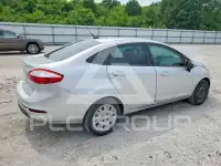 2015 Ford FIESTA фото