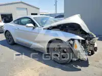 2015 Ford MUSTANG фото