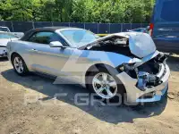 2015 Ford MUSTANG photo