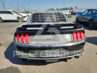 2015 Ford MUSTANG photo