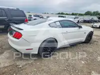 2015 Ford MUSTANG photo