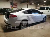 2015 Ford FUSION фото