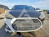 2015 Hyundai Veloster photo