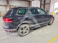 2015 Volkswagen Touareg photo