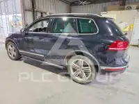 2015 Volkswagen Touareg photo