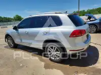 2015 Volkswagen Touareg фото