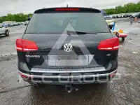 2015 Volkswagen Touareg фото