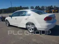 2015 Volkswagen Passat photo