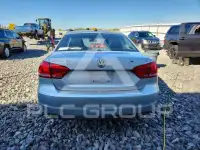 2015 Volkswagen Passat photo