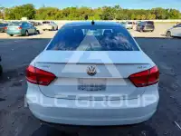 2015 Volkswagen Passat photo