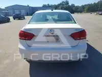 2015 Volkswagen Passat photo