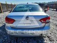 2015 Volkswagen Passat photo