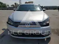 2015 Volkswagen Passat photo