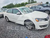 2015 Volkswagen Passat photo